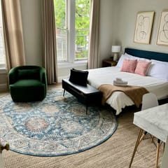 Mt Adams 2BR | Deck Views | King Bed | Sleeps 6