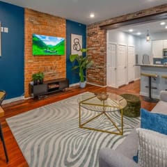 OTR by Findlay+Sleeps 6ppl+King Bed+Balcony+2nd Fl