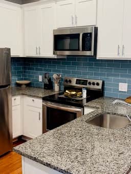 OTR| King Bed| Smart TVs| Sleeps 3| Wifi| 1st Fl - Image 3