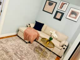 OTR| King Bed| Smart TVs| Sleeps 3| Wifi| 1st Fl - Image 2