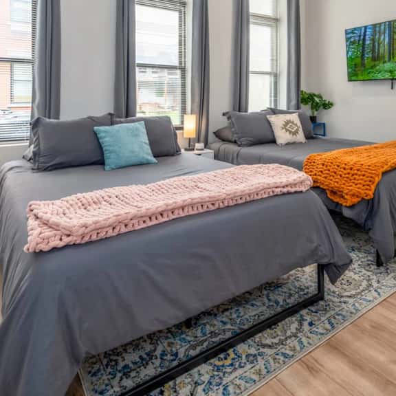 OTR by TQL+Sleep 8+Queen Beds+$Private Park+1st Fl - Image 1