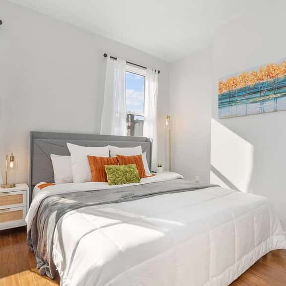 OTR, Lux King Bed, 2 Smart TVs, Sleeps 4, 2nd Fl - Image 1