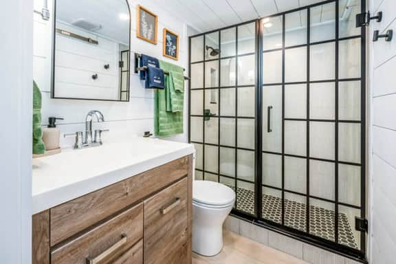 Full bathroom w/ spacious walk-in shower
Towels provided
Makeup towels
Shampoo + conditioner + body wash