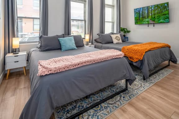 OTR by TQL+Sleep 8+Queen Beds+$Private Park+1st Fl - Image 1